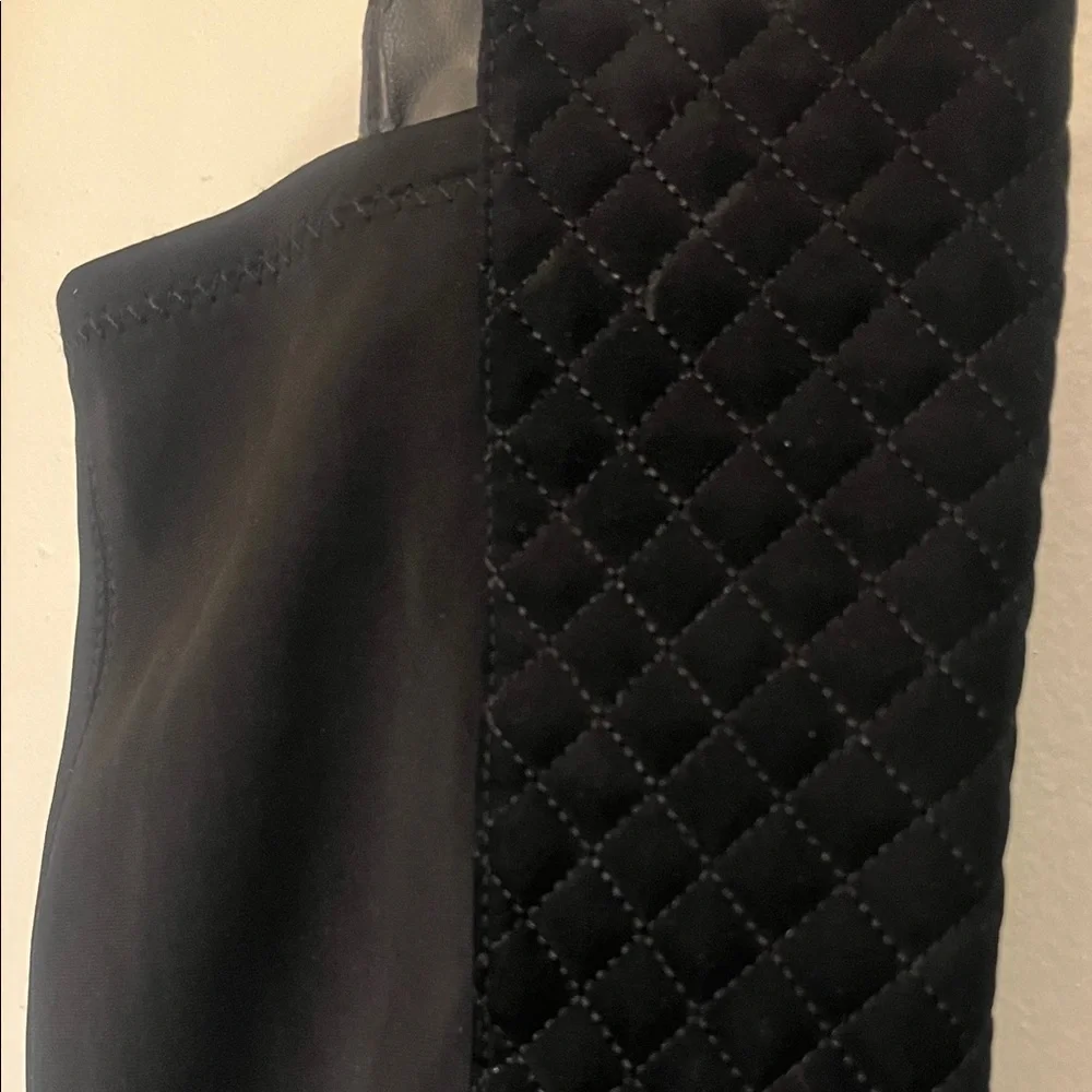 Elegant Black Knee-High Boots - Picture 2 of 8